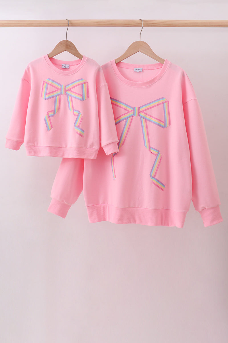 Sudadera mamá y yo con lazo rosa cosido a mano