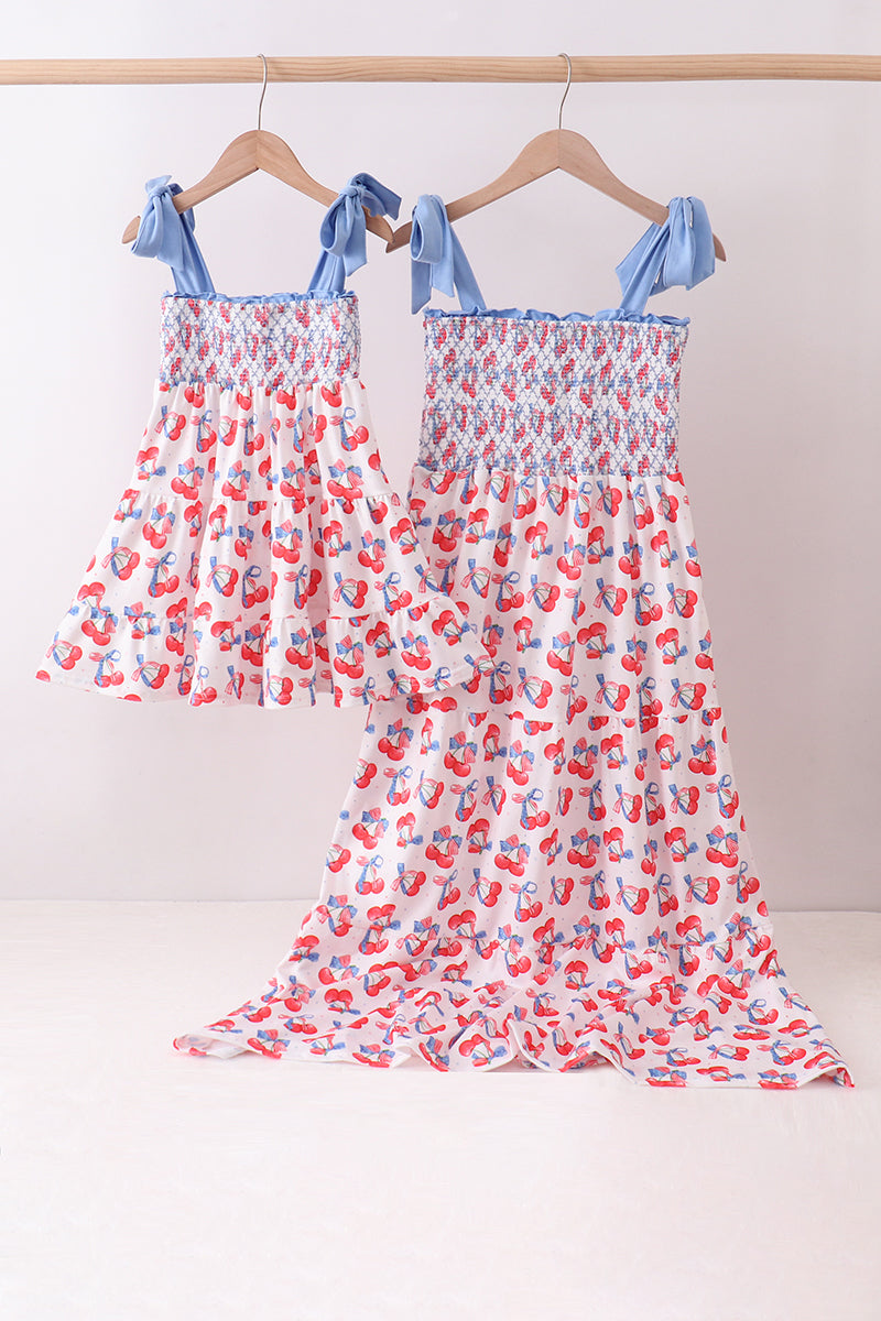 Vestido fruncido de cerezas azules de varias capas para mamá e hija