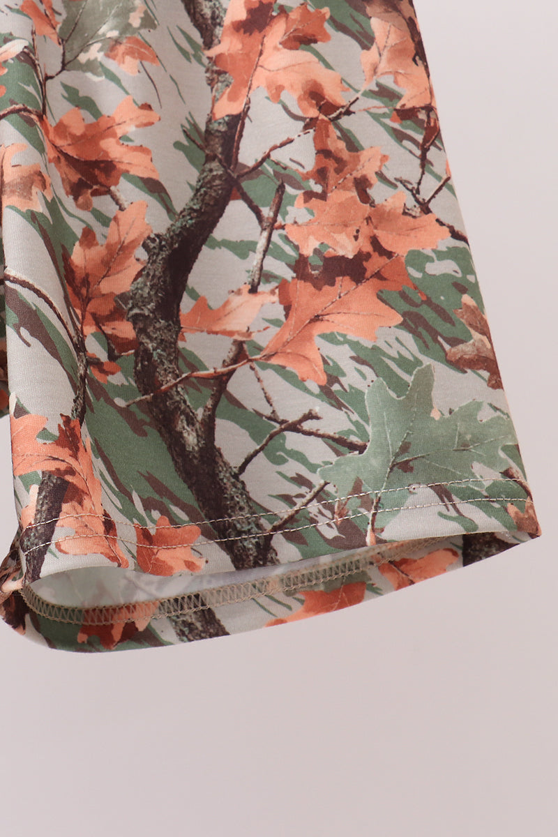 Conjunto de pantalones cortos bordados con camuflaje de vida silvestre