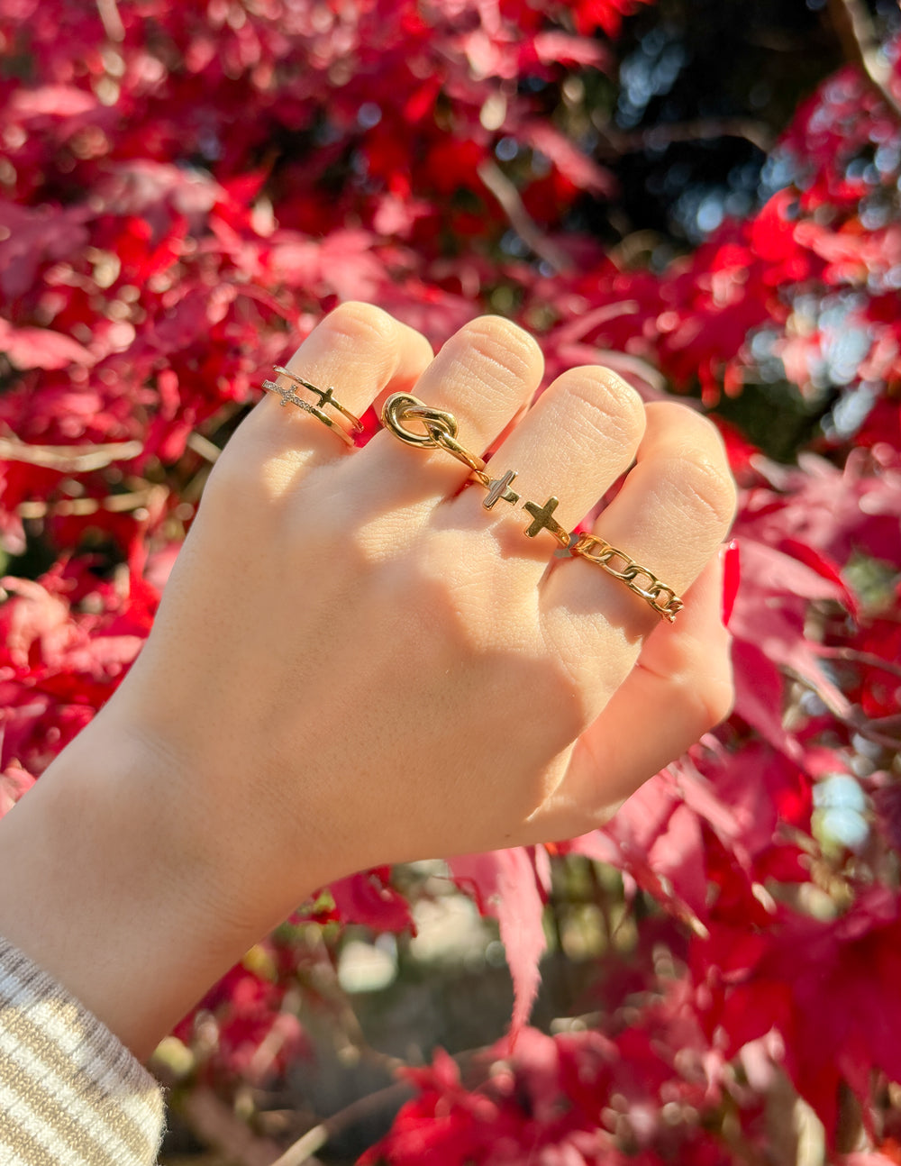 Anillo de nudo de oro