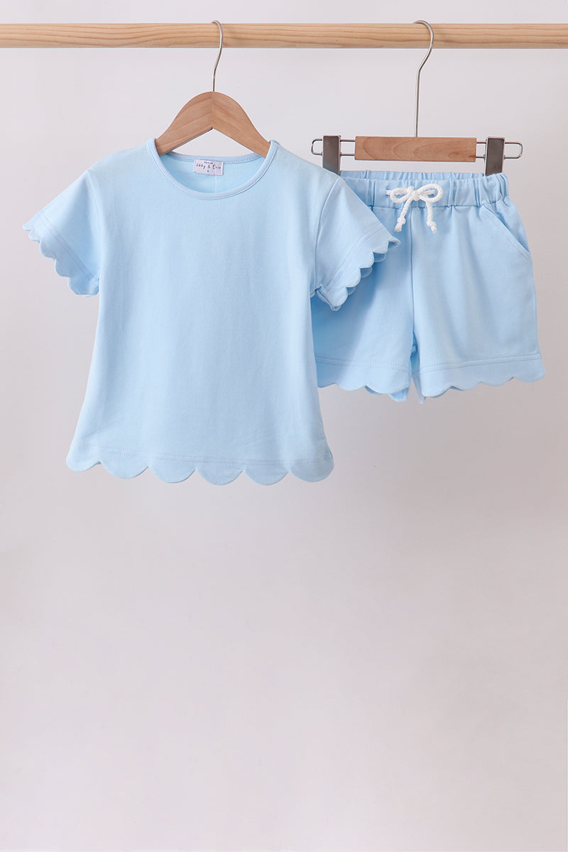 Conjunto de pantalón corto festoneado azul