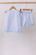 Conjunto de pantalón corto de popelín de rayas azules con borde festoneado