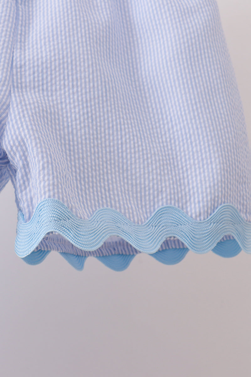 Conjunto de pantalón corto de popelín de rayas azules con borde festoneado