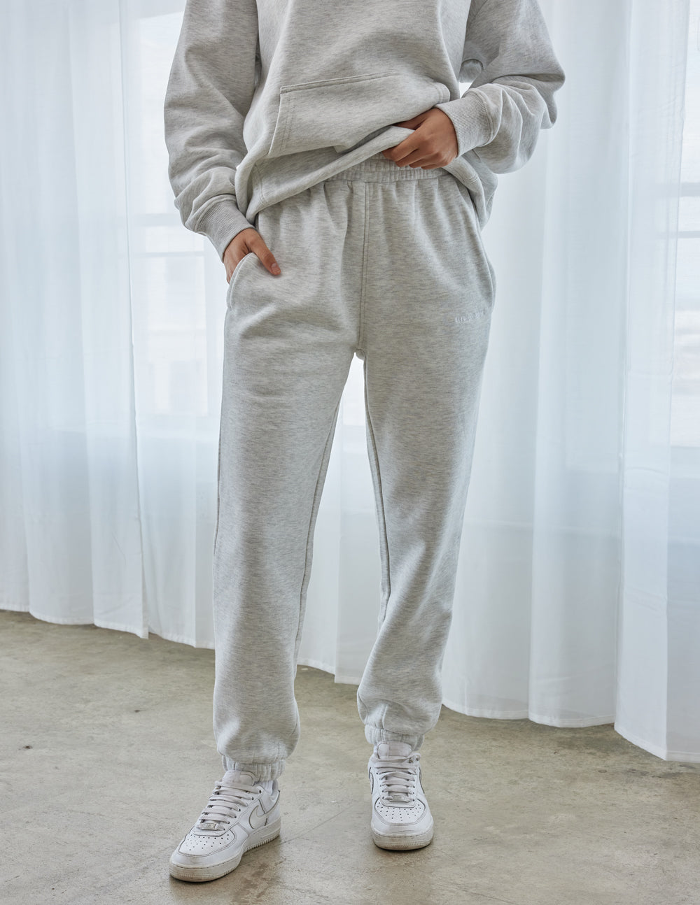 Pantalón Básico de Chándal Gris Nube Unisex