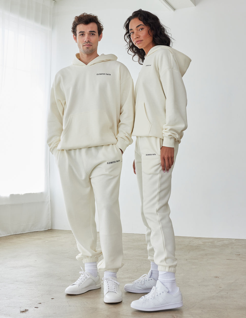 Sudadera con capucha unisex Basics color arena