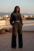 Conjunto de sudadera corta con capucha y pantalón de chándal de strass en degradé