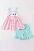 Conjunto a cuadros de niña con bordado de tractor rosa