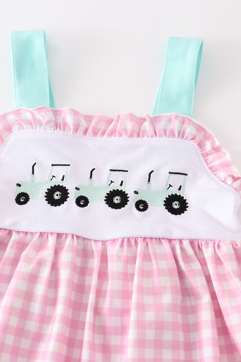 Conjunto a cuadros de niña con bordado de tractor rosa