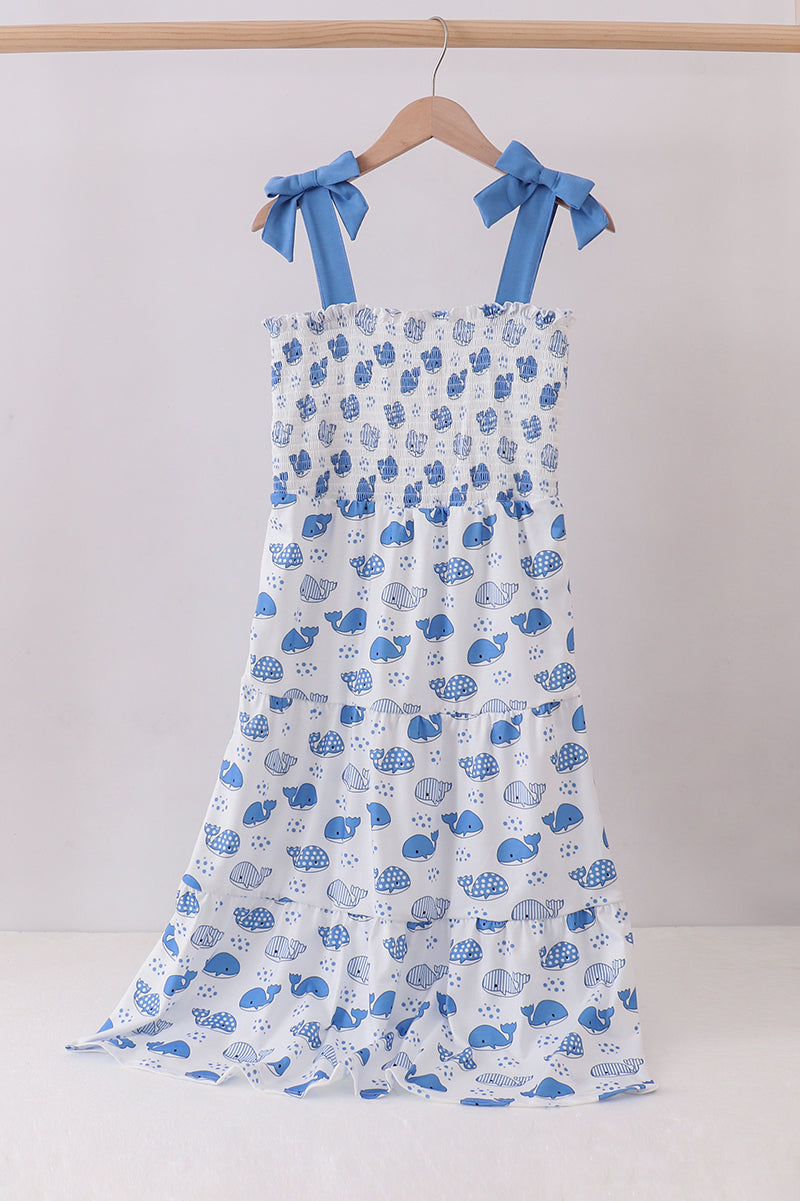 Vestido fruncido de ballena azul para mamá e hija