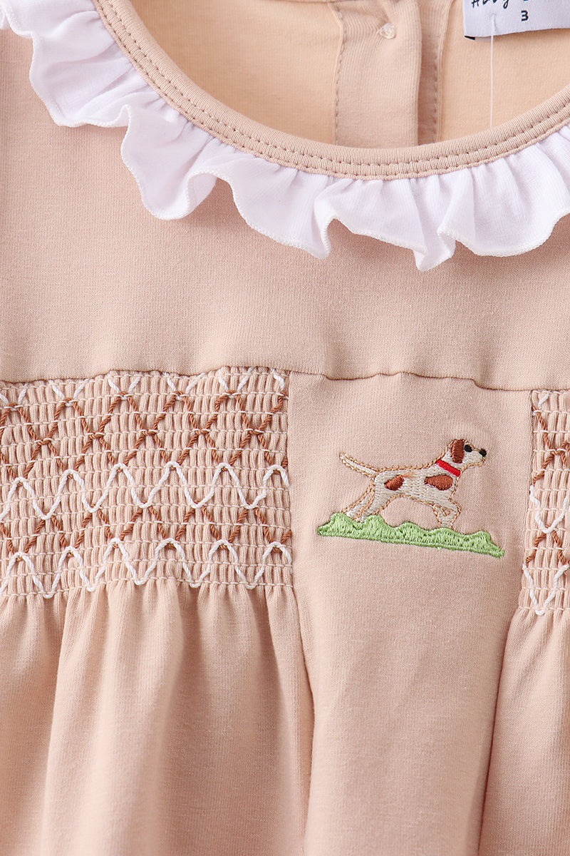 Conjunto de short con volantes fruncidos y cachorro caqui