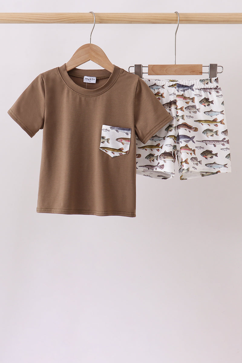 Conjunto de pantalones cortos bordados con peces