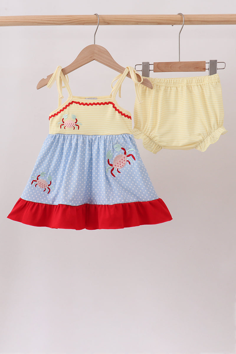 Conjunto de braguita y blusa con aplique de cangrejo azul