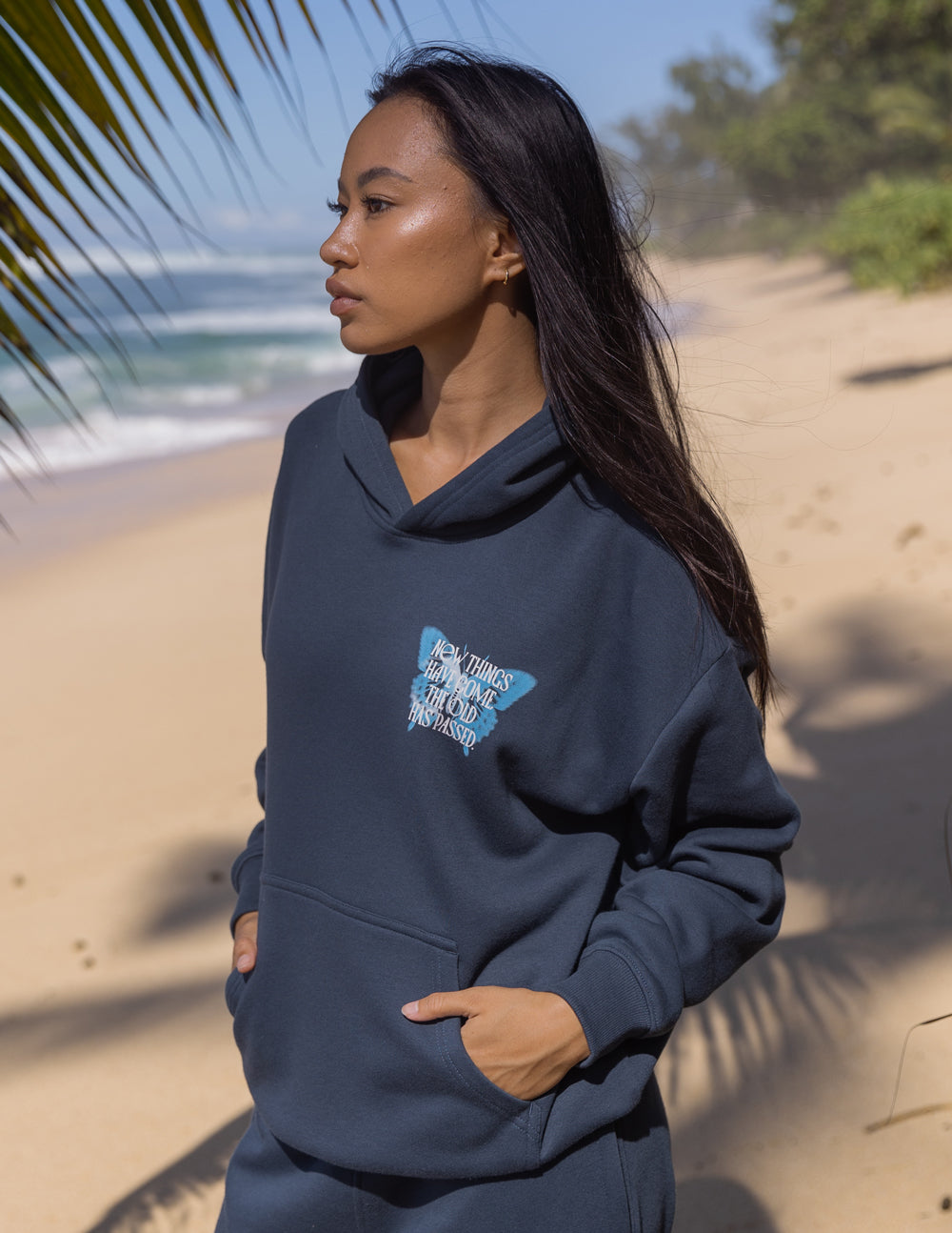 Sudadera unisex con diseño de mariposa renovado