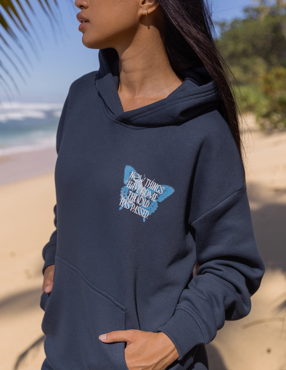 Sudadera unisex con diseño de mariposa renovado