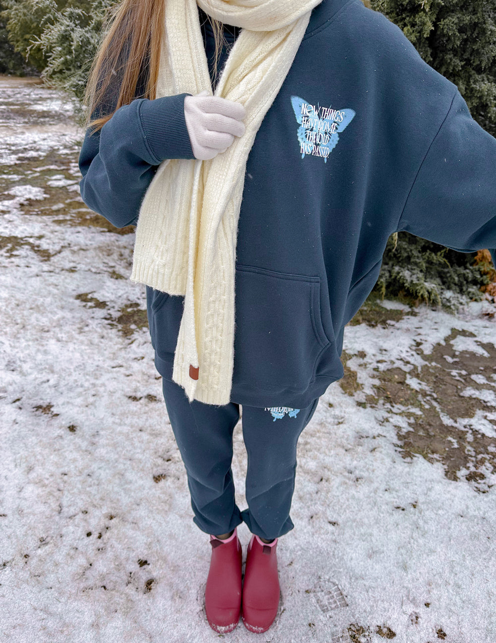 Sudadera unisex con diseño de mariposa renovado