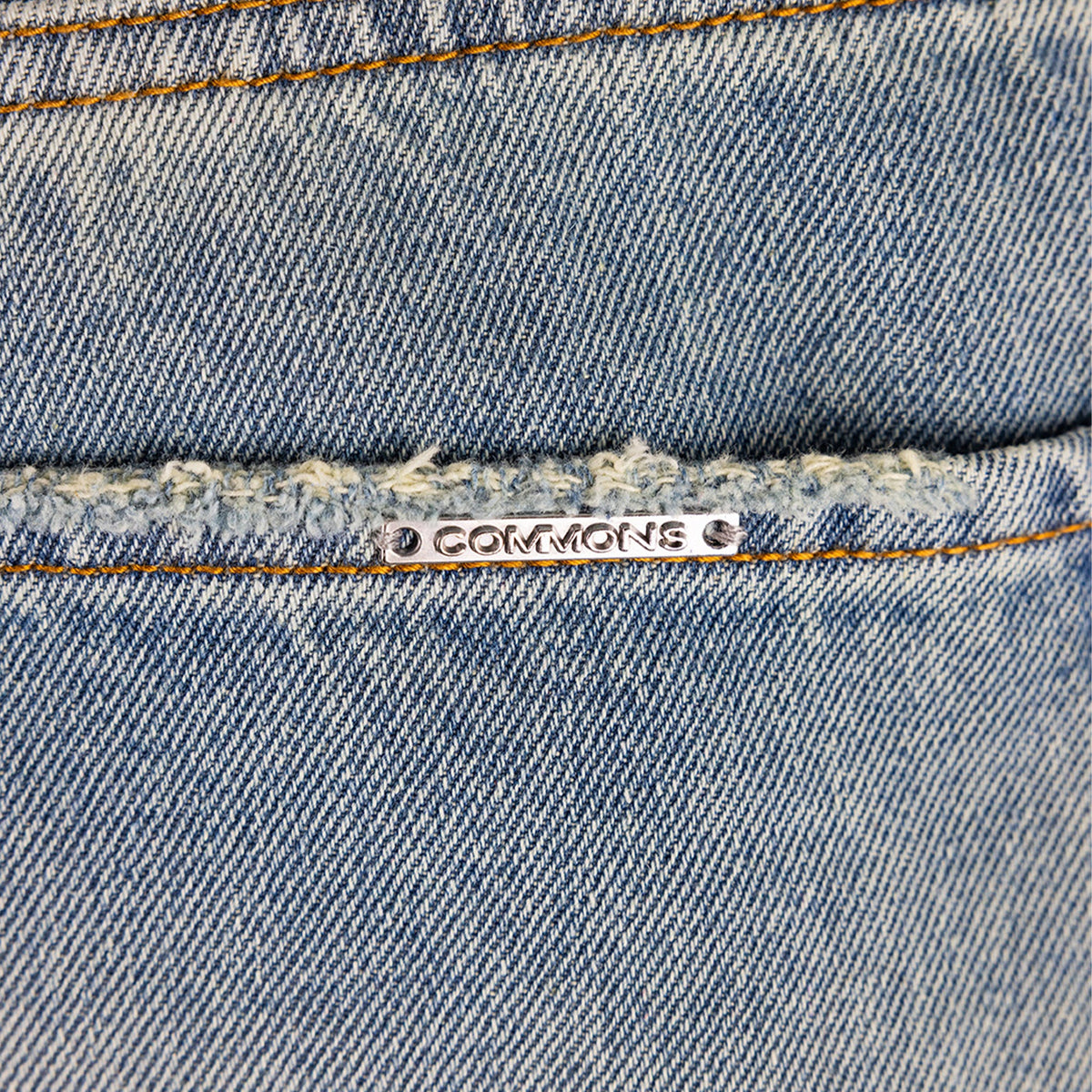 Pantalón de mezclilla recto lavado Commons Studios Jade
